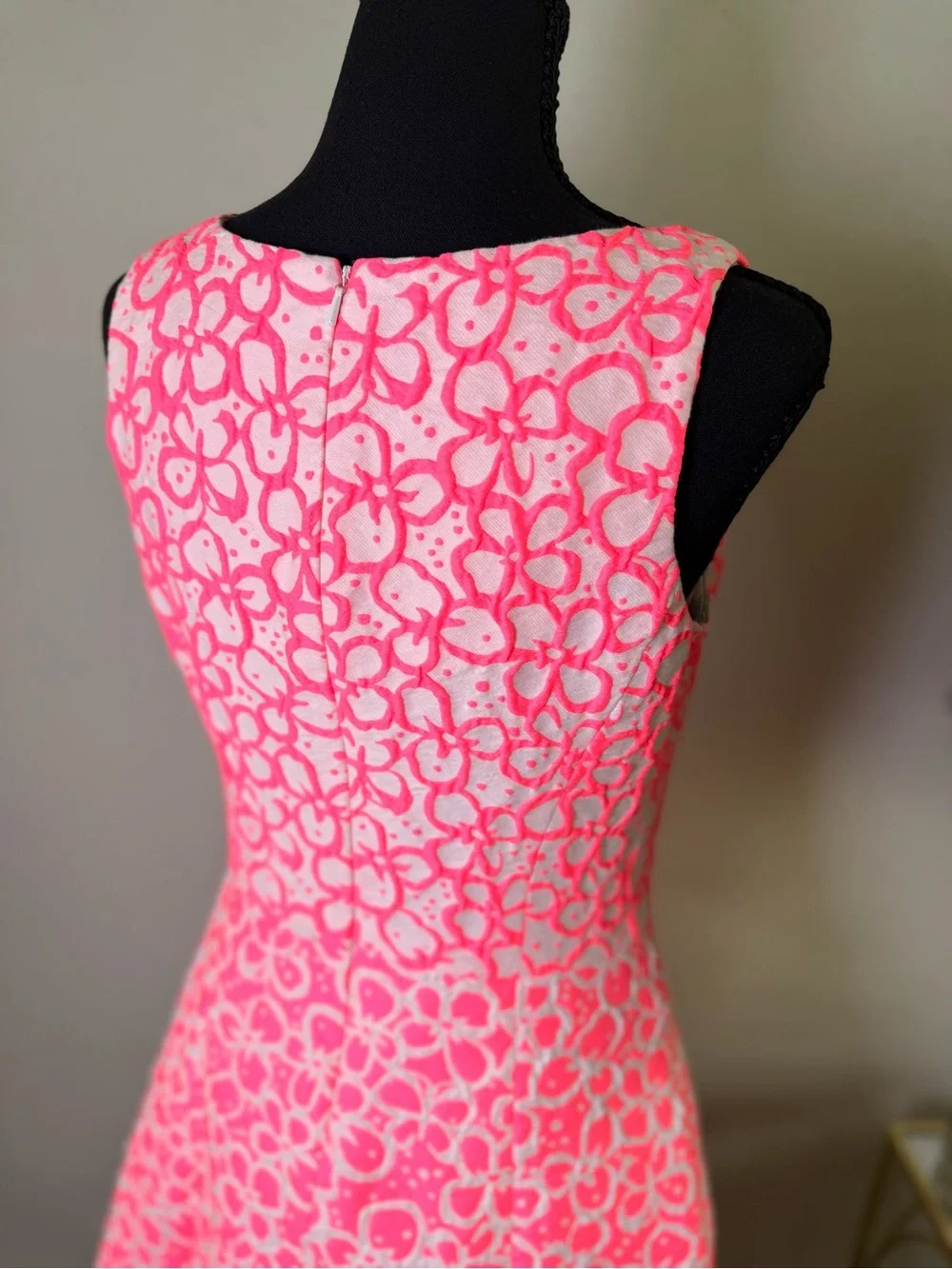 Lilly Pulitzer Neon Pink White Floral Embroidered Sleeveless Shift Dress Size 6 - Picture 10 of 12